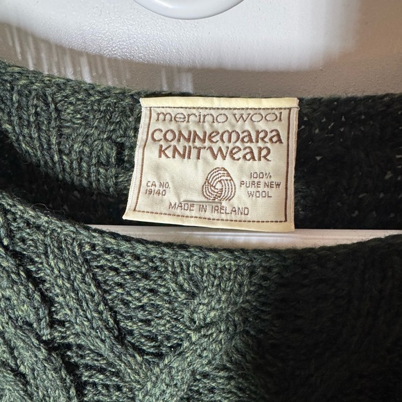 Women’s forest green XL cable knit wool sweater made in Ireland - Picture 3 of 3